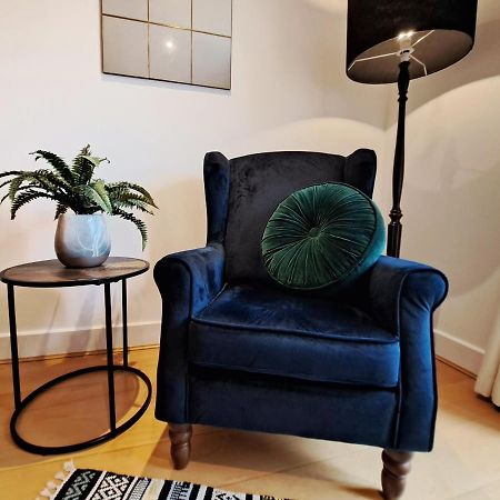 2 Bedroom, 2 Bathroom Apartment With Free Parking In A Great Location 剑桥 外观 照片
