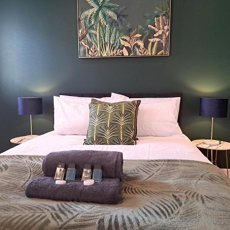 2 Bedroom, 2 Bathroom Apartment With Free Parking In A Great Location 剑桥 外观 照片