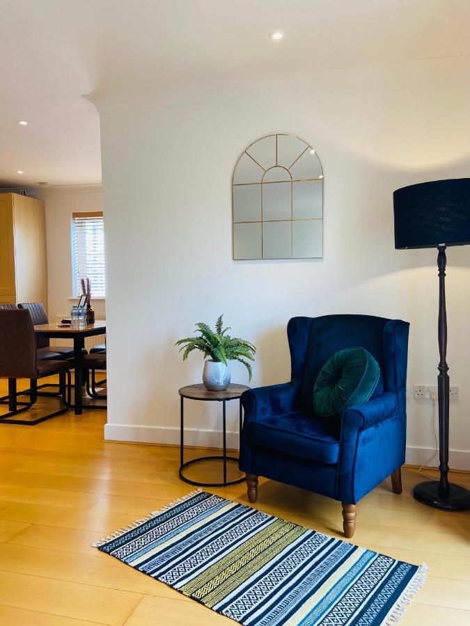 2 Bedroom, 2 Bathroom Apartment With Free Parking In A Great Location 剑桥 外观 照片