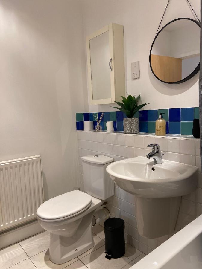 2 Bedroom, 2 Bathroom Apartment With Free Parking In A Great Location 剑桥 外观 照片